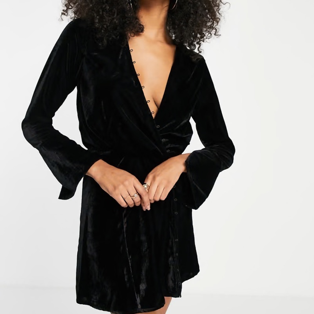 NWT ASOS Design black velvet plunge neck bias cut long sleeve mini dress size 10